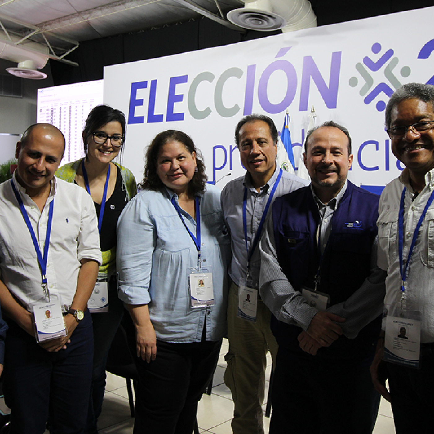 The IFES team meets with TSE members after the first post-election press conference.